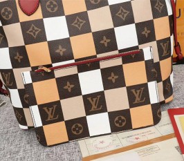 Louis Vuitton Ultra Rare Neverfull MM Tote In Bordeaux