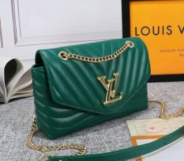 Louis Vuitton New Wave Chain Bag In Emerald Green