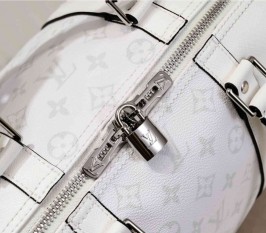Louis Vuitton Taiga Leather Keepall Bandouliere 50 Travel Bag In White