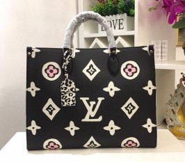 Louis Vuitton Wild At Heart Monogram Giant Onthego GM Tote In Black
