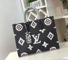 Louis Vuitton Wild At Heart Monogram Giant Onthego MM Tote In Black