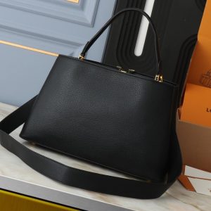 Louis Vuitton Capucines GM Souple Handbag In Black - Image 2