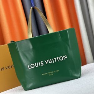 Louis Vuitton Other Leathers Shopper Cabas MM Tote In Green