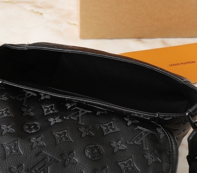 Monogram Shadow Pulse Messenger - Image 5