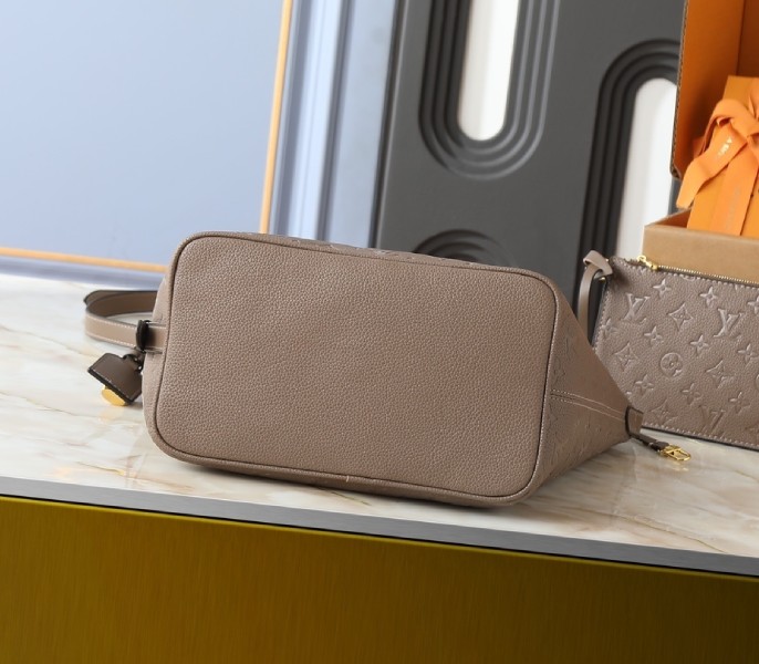 Monogram Empreinte All In GM In Smoke Gray M25823 - Image 4