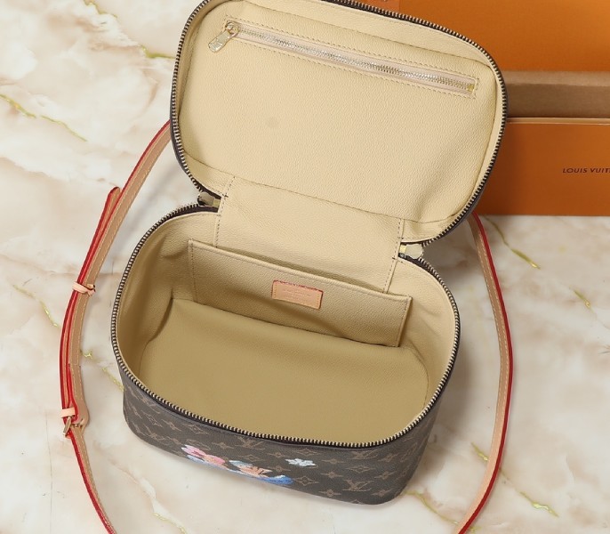 Monogram Canvas Nice BB With Vivienne - Image 5