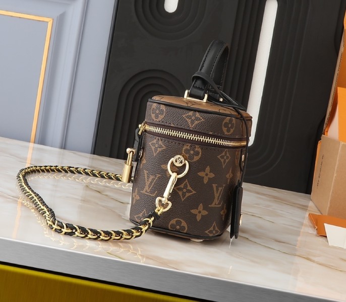 Monogram Canvas Vanity PM M47128 - Image 3