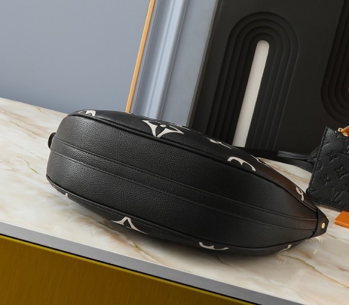 Louis Vuitton Bicolor Monogram Empreinte Loop Hobo Bag In Black And Cream - Image 4