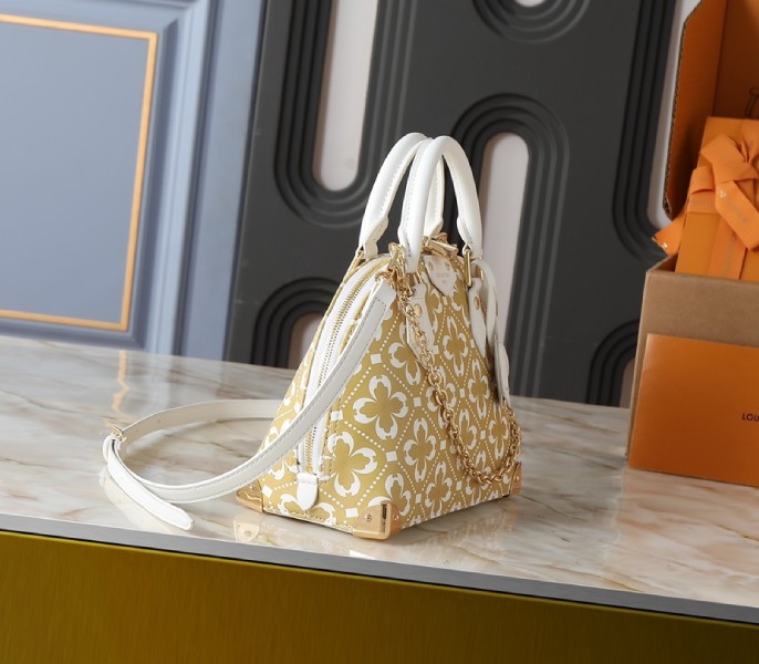 Cruise 2026 Millefleurs Alma Trunk BB In White And Gold M28032 - Image 3