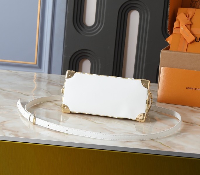 Cruise 2026 Millefleurs Alma Trunk BB In White And Gold M28032 - Image 4