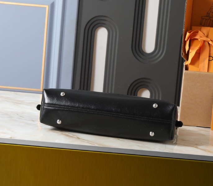 LV Vibe Carryall East West In Black M28160 - Image 4