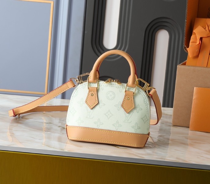 Monogram Origine Nano Alma In Vert Asnieres