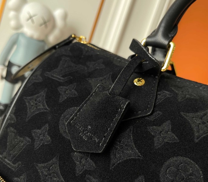 SP101 Louis Vuitton Suede Speedy P9 Bandouliere 30 In Black - Image 7