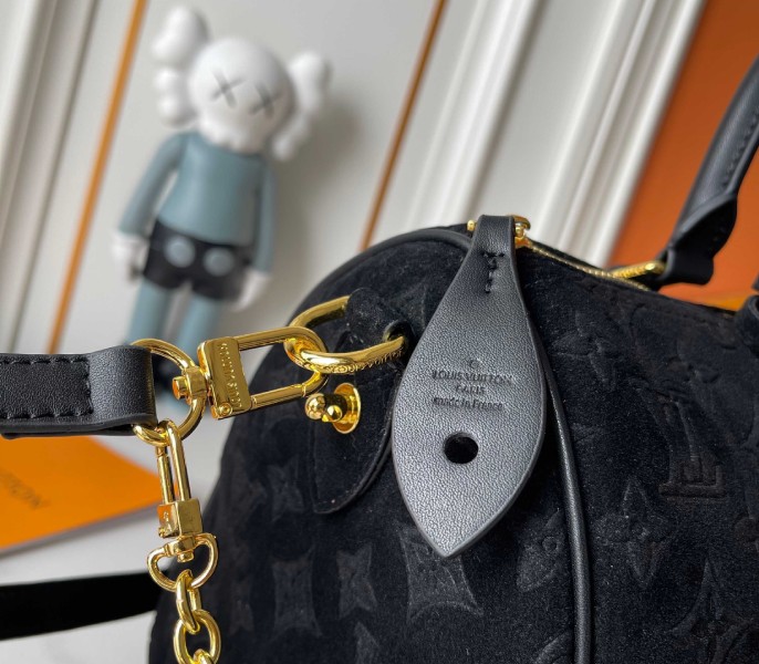 SP101 Louis Vuitton Suede Speedy P9 Bandouliere 30 In Black - Image 8
