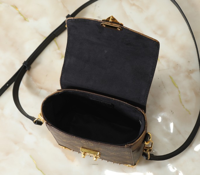 Replica Louis Vuitton LV Monogram Canvas Camera Box M82465 Carry-On Shoulder - Image 5