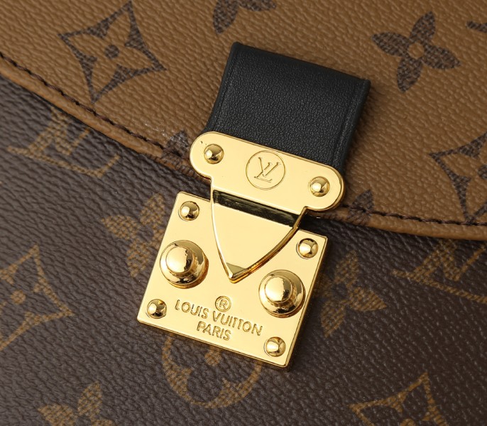 Replica Louis Vuitton LV Monogram Canvas Camera Box M82465 Carry-On Shoulder - Image 7