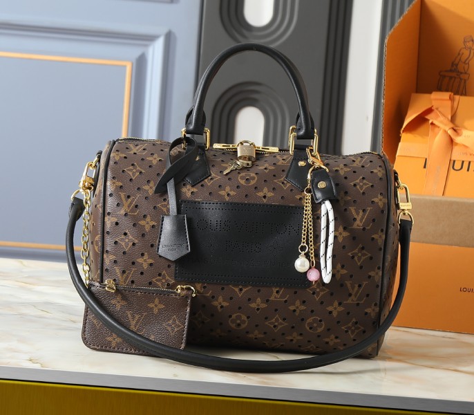 Louis Vuitton Speedy Soft 30 In Black With Gold-Tone