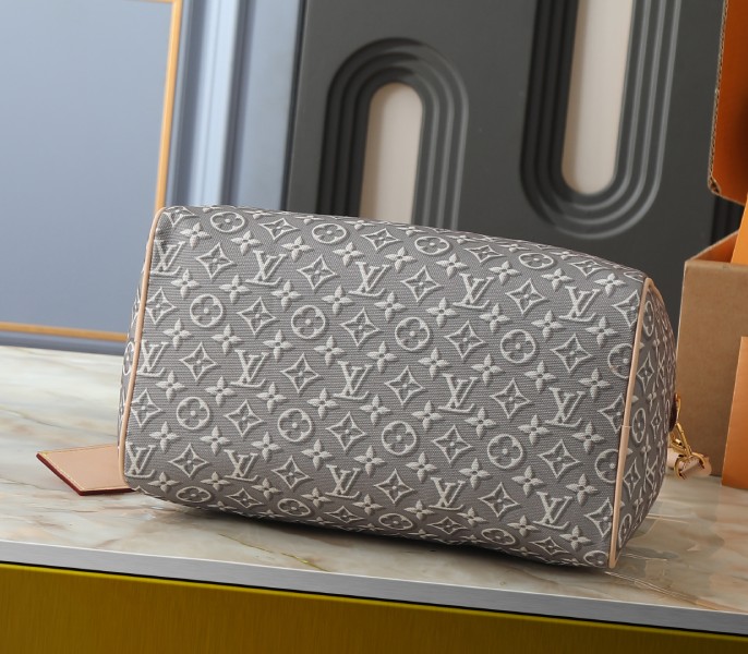 Monogram Embleme Speedy Soft 30 In Washed Gray - Image 4