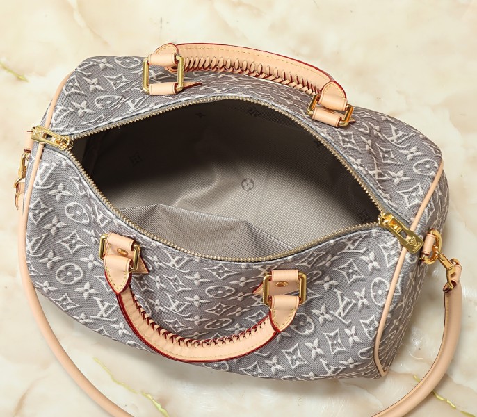 Monogram Embleme Speedy Soft 30 In Washed Gray - Image 5